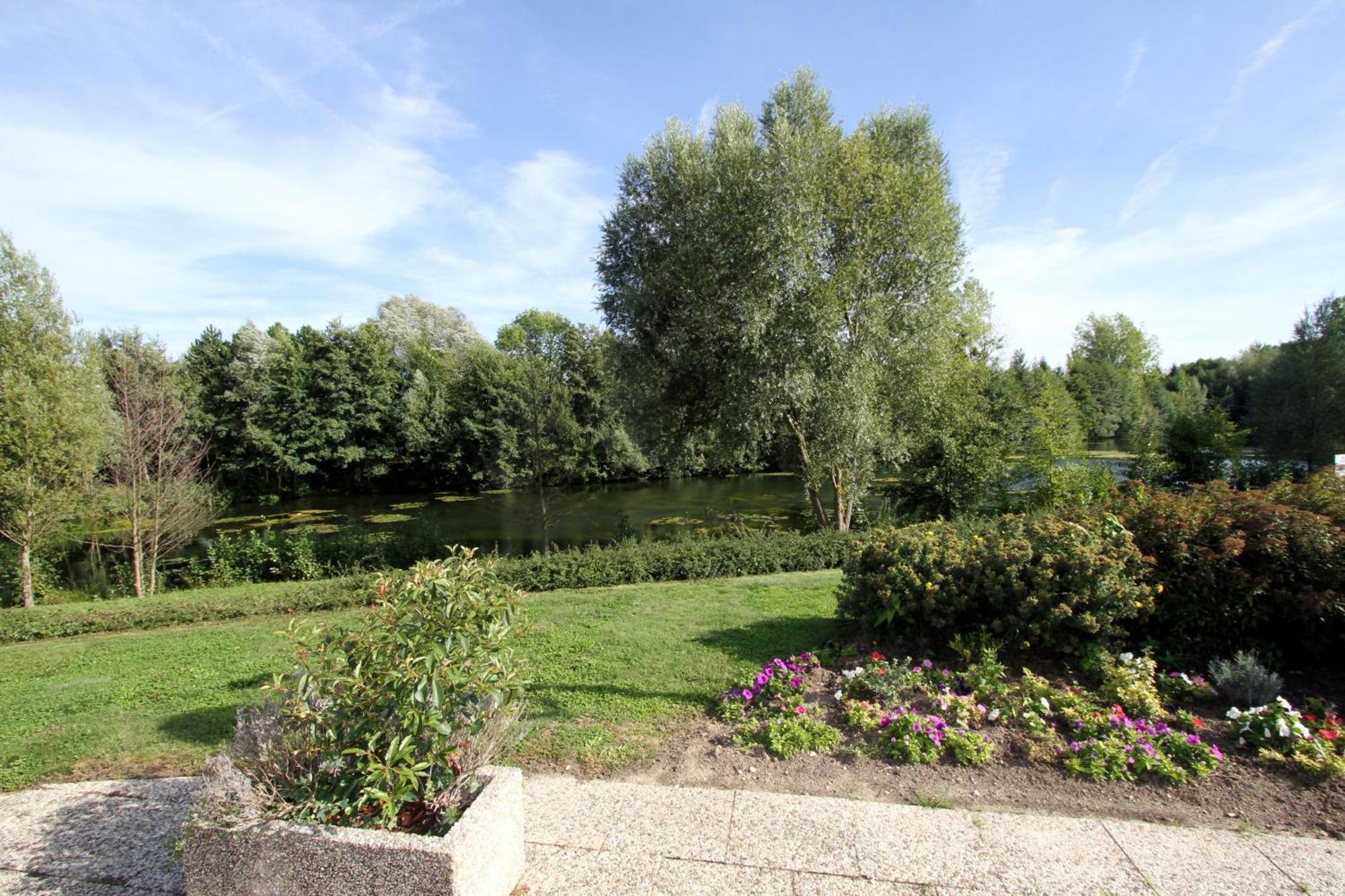 Ibis Chateau-Thierry Essomes-sur-Marne Buitenkant foto